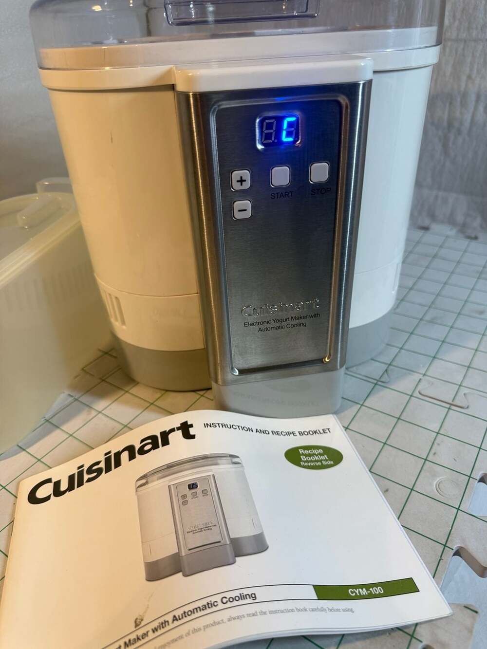 Cuisinart Electronic Yogurt Maker with Automatic Cooling CYM-100